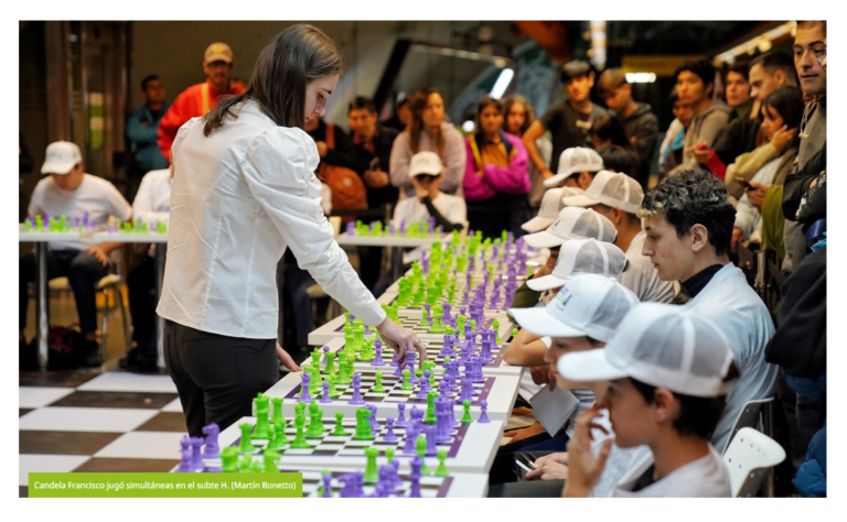 Candela Francisco, campeona mundial, con Olé: de las simultáneas en el subte a la foto con Carlsen