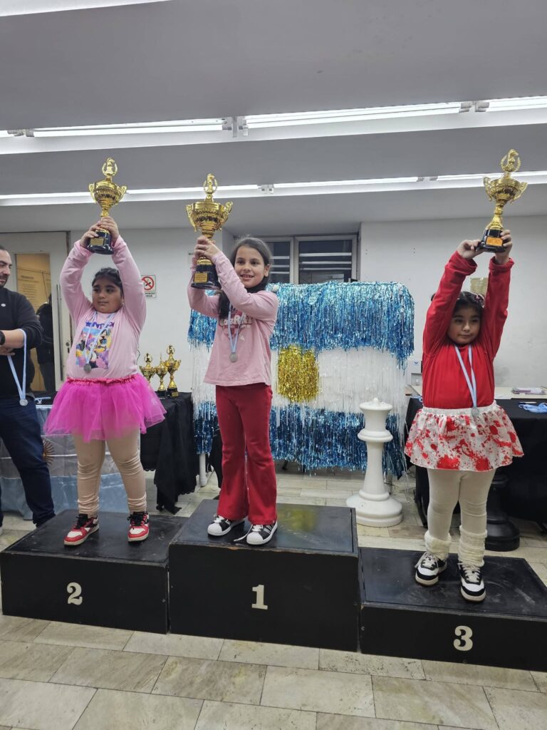 Podios: 2° Olimpiada de Ajedrez Escolar